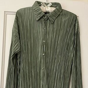 NWOT Women Crinkle fabric Pajamas set size M